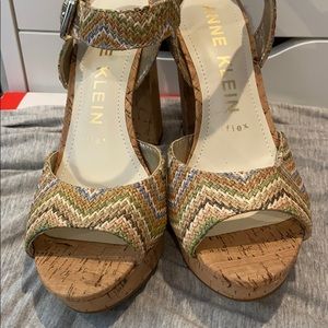Anne Klein Shoes - Anne Klein size 7 multicolor block heel